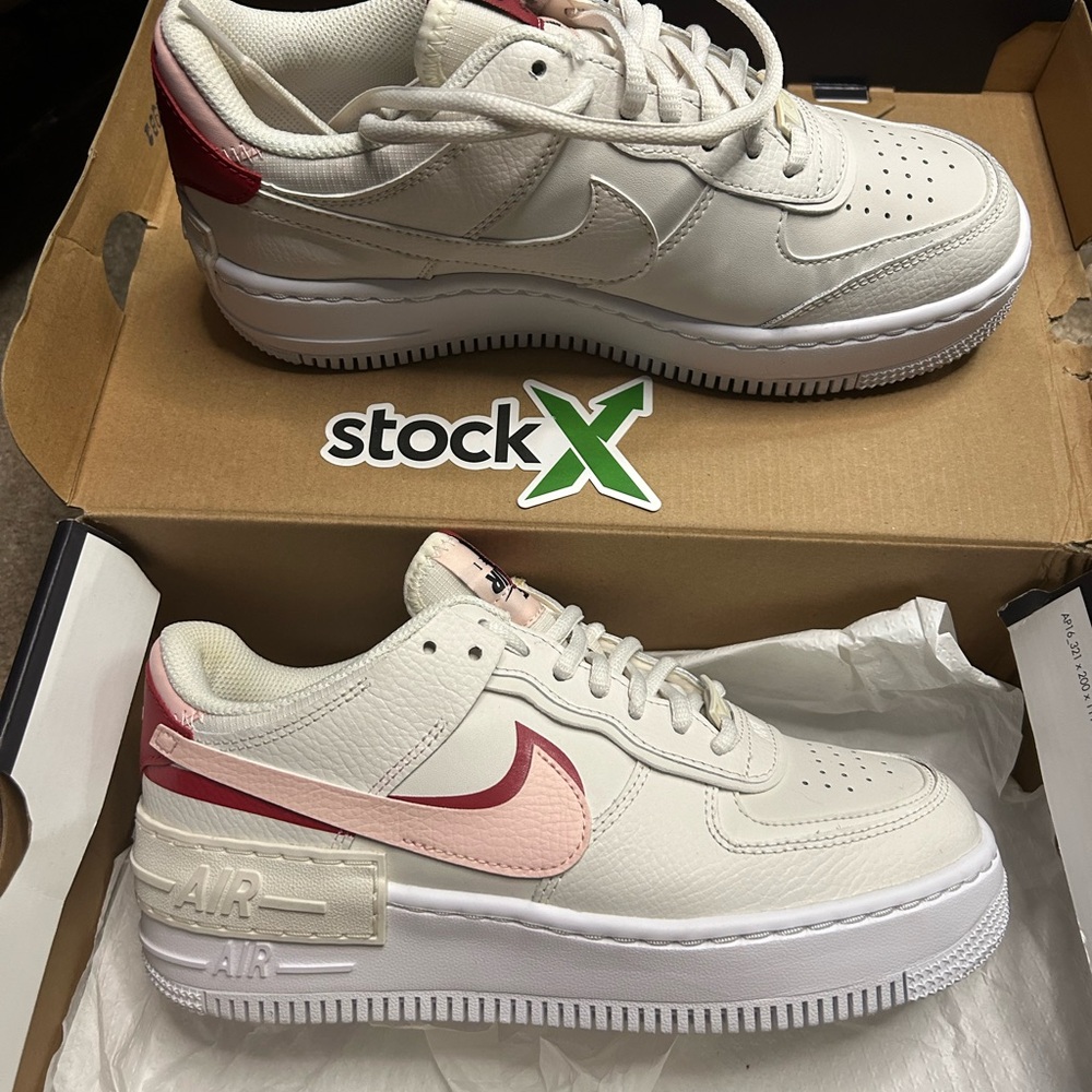 Womnes Air Force 1 shadow phantom